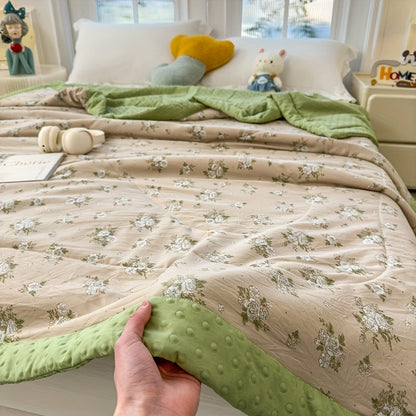 SOFTBLOOM – Lightweight Floral Summer Quilt for Breathable Sleep Comfort