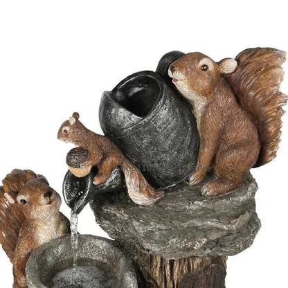 DUCKWOOD – Charming Garden Decoration With Duck And Squirrel Design