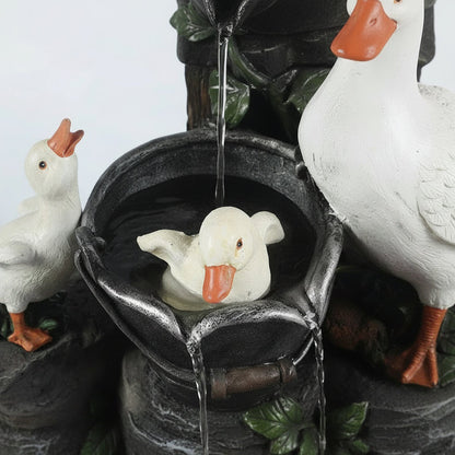 DUCKWOOD – Charming Garden Decoration With Duck And Squirrel Design