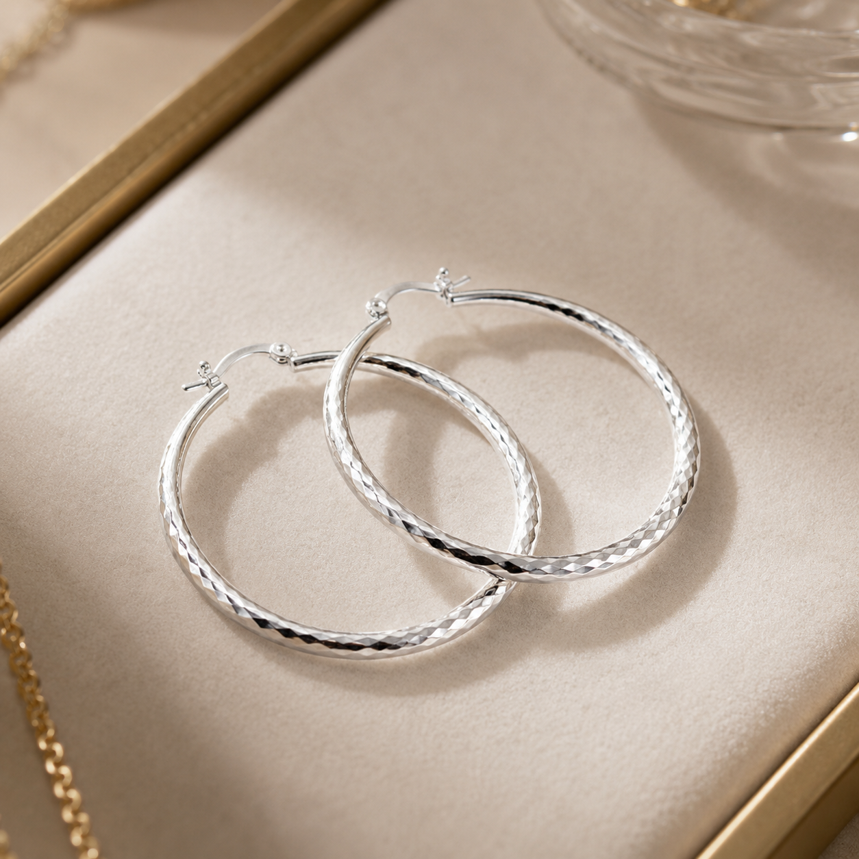 ELEGLOW – Timeless Hoop Earrings for Everyday and Special Moments
