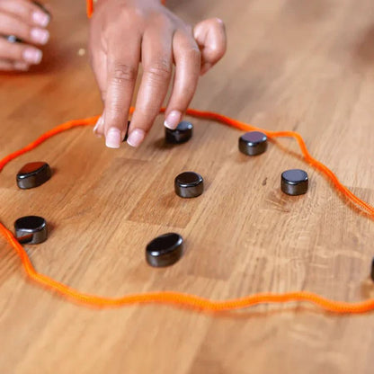 STRATIMAG – Magnetic travel chess set for strategy on the go