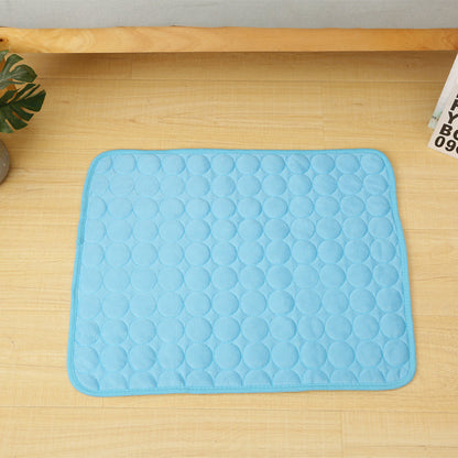 FROSTFLOW – Cooling Blanket for Comfortable Indoor Lounging