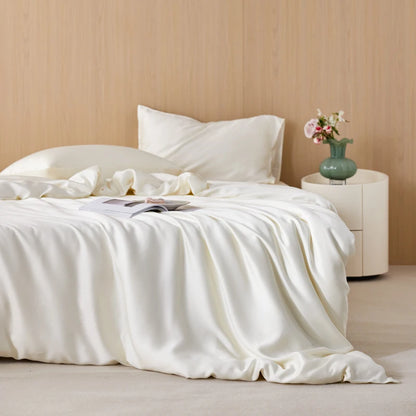 LUNACHILL – Summer Bed Cover for Smooth and Refreshing Rest