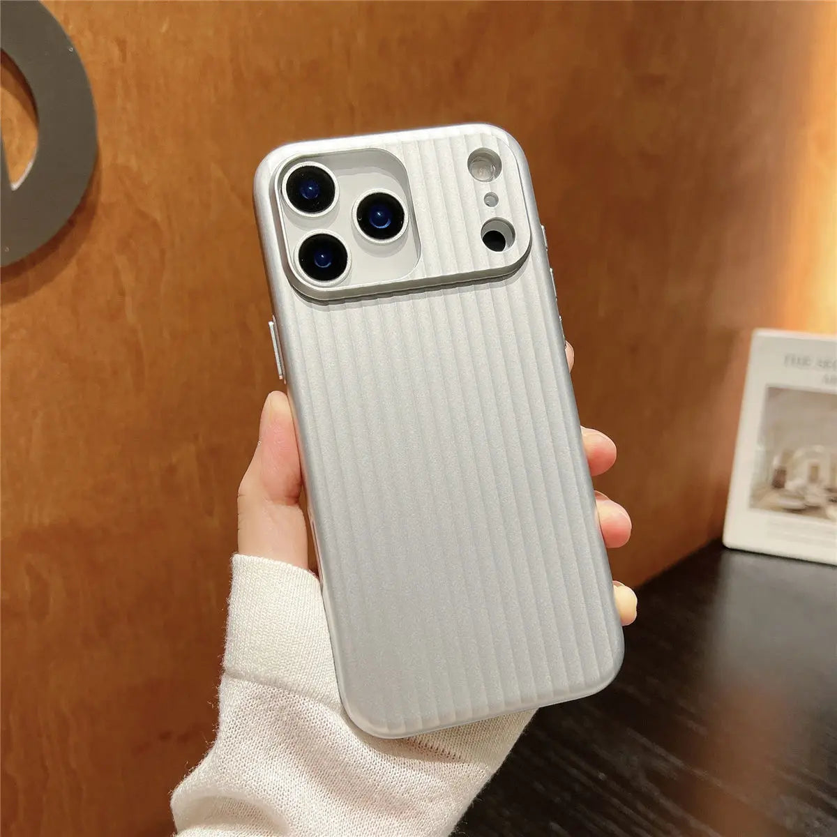 TITANEDGE – Titanium Style Magnetic Case with Anti-Fingerprint Protection