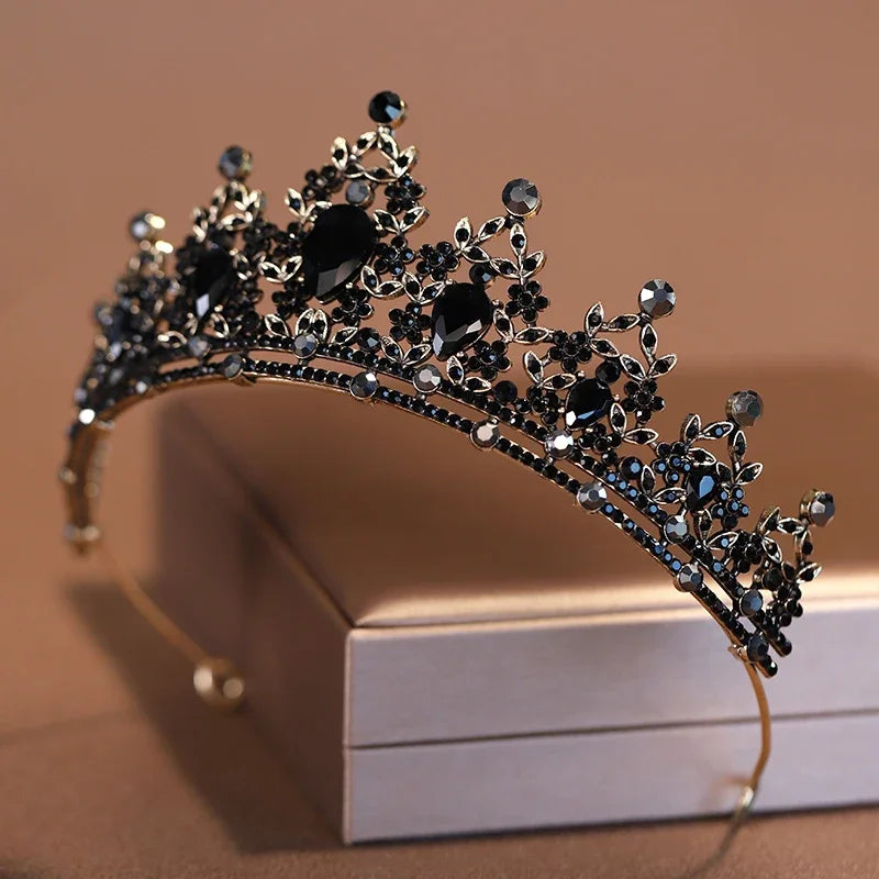 CROWNAURA – Ornate Wedding Tiara for Regal and Refined Beauty